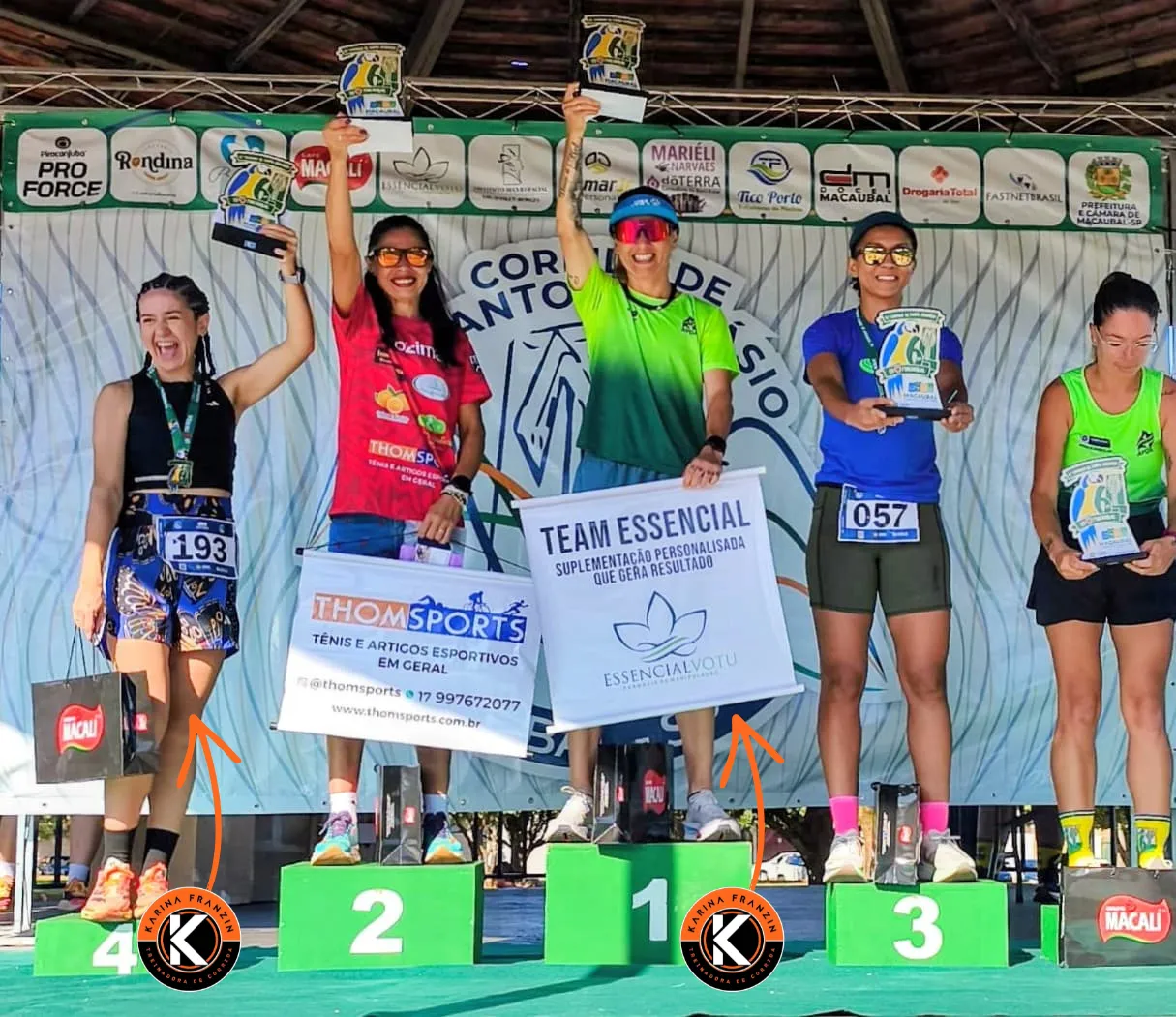 Aluna conquistando pódio geral em corrida de rua sob supervisão de Karina Franzin